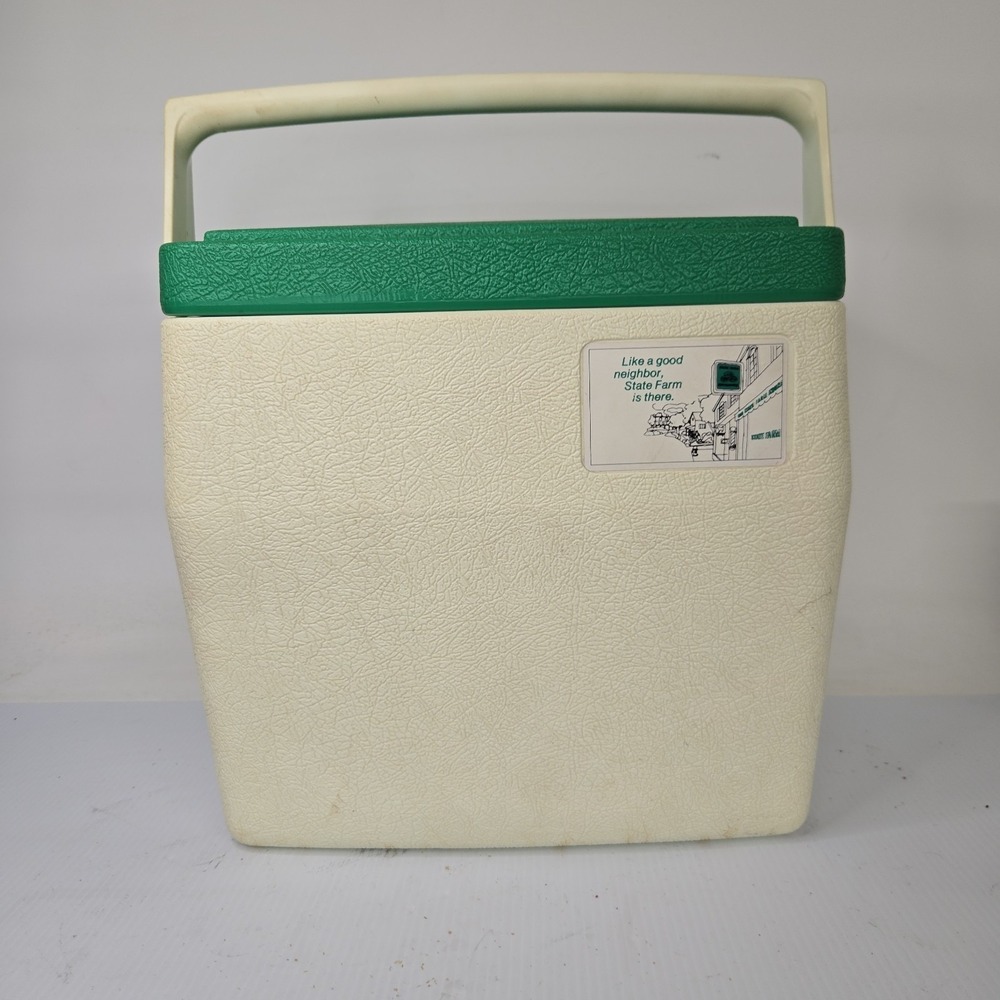 Vintage 1980s OSCAR By Coleman Cooler 16 Quart White Green Lid Nice Clean Cond